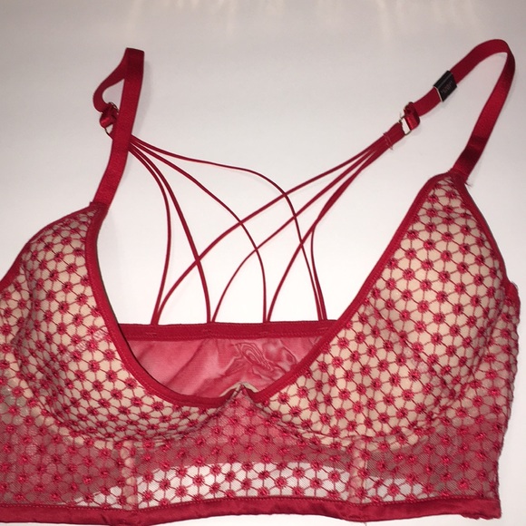 Victoria Secret bra now let’s start preparing for 4th of July - Picture 1 of 5